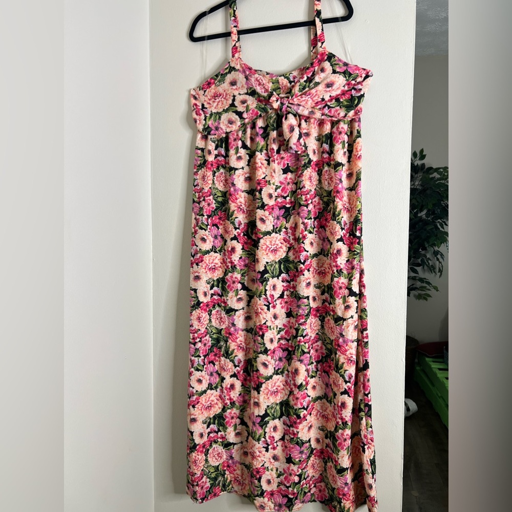 100% Polyester Tie Maxi Floral Dress